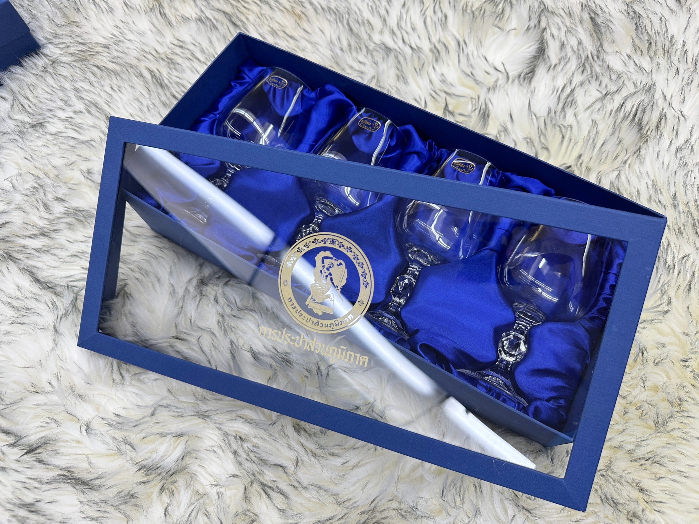 ชุดแก้วไวน์ (แก้ว 4 ใบ)