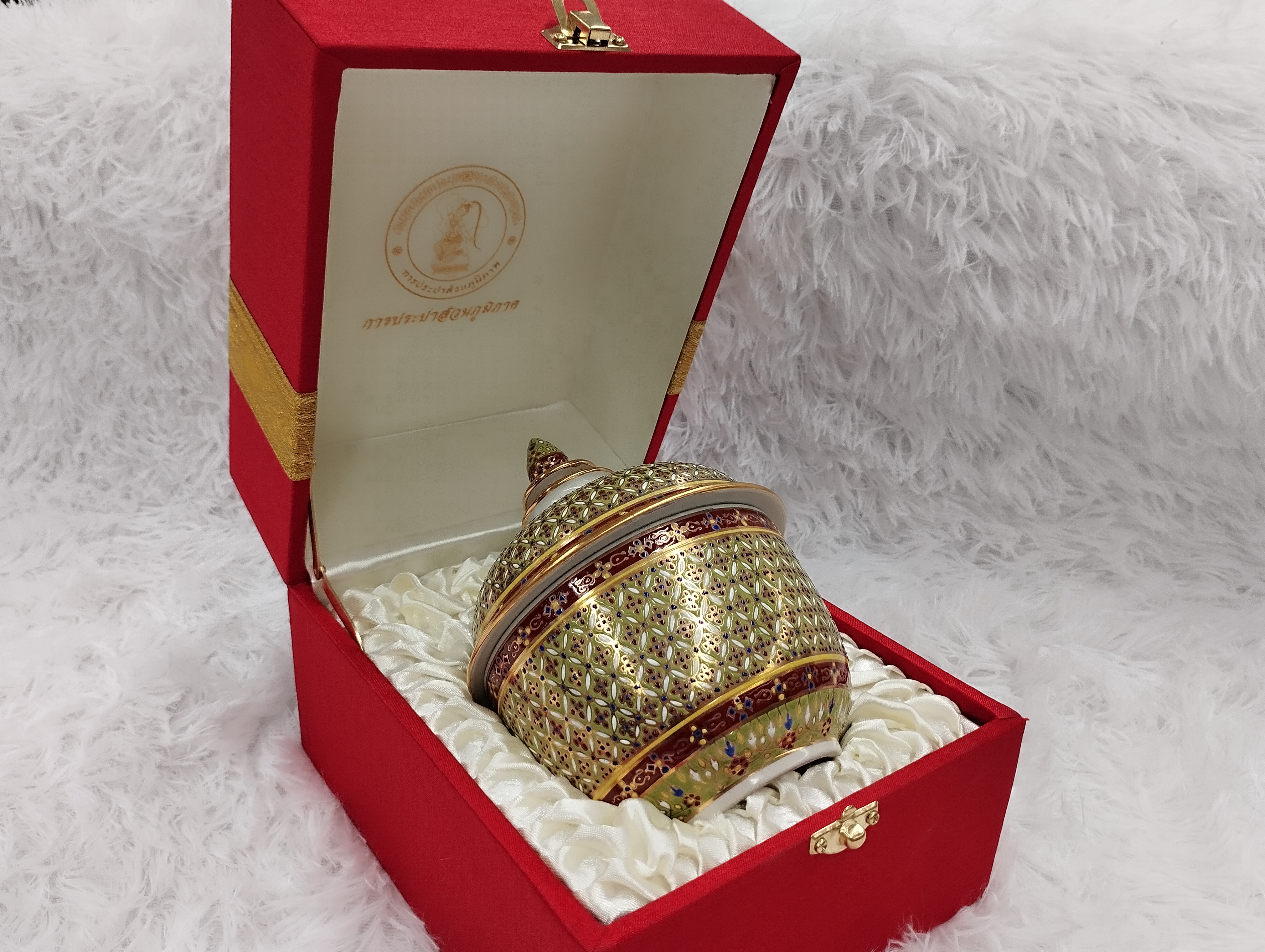 โถชั้น 4 นิ้ว